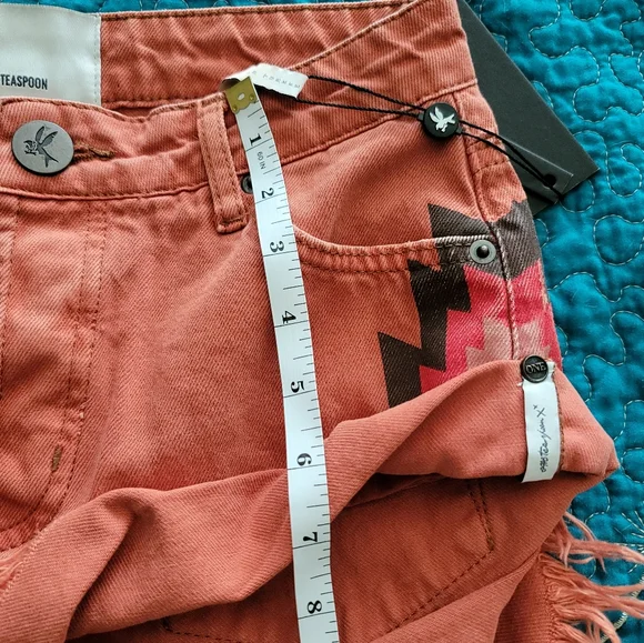 OneTeaspoon Burnt Jean Shorts -22 - Picture 8 of 9